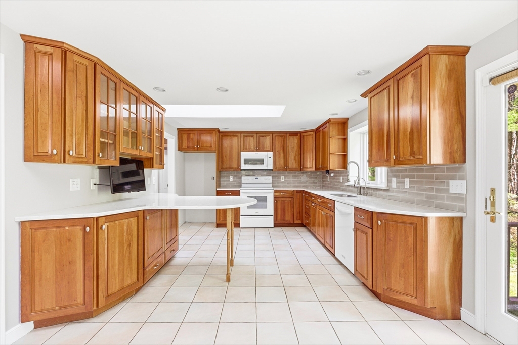 15 May Elm Ln, Norwell, MA Photo #6