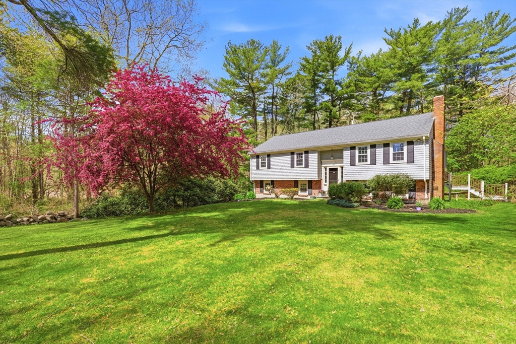 15 May Elm Ln, Norwell, MA Photo #1