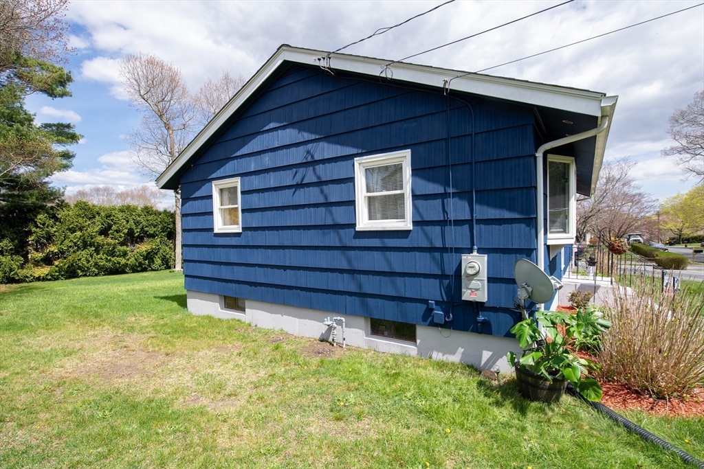 55 E Briggs Rd