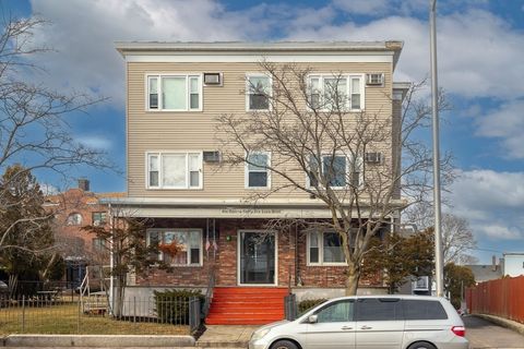 Photo of 185 Lewis St #4, Lynn, MA 01902 (MLS # 73467673)