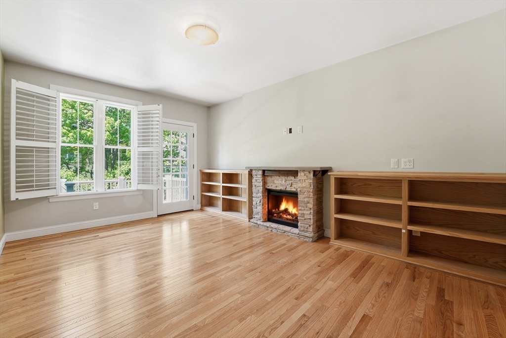 32 N Prospect St 4
