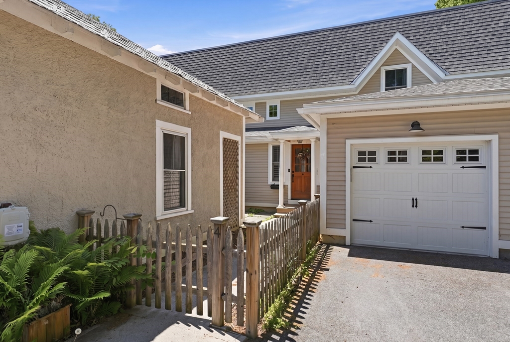 32 N Prospect St 4