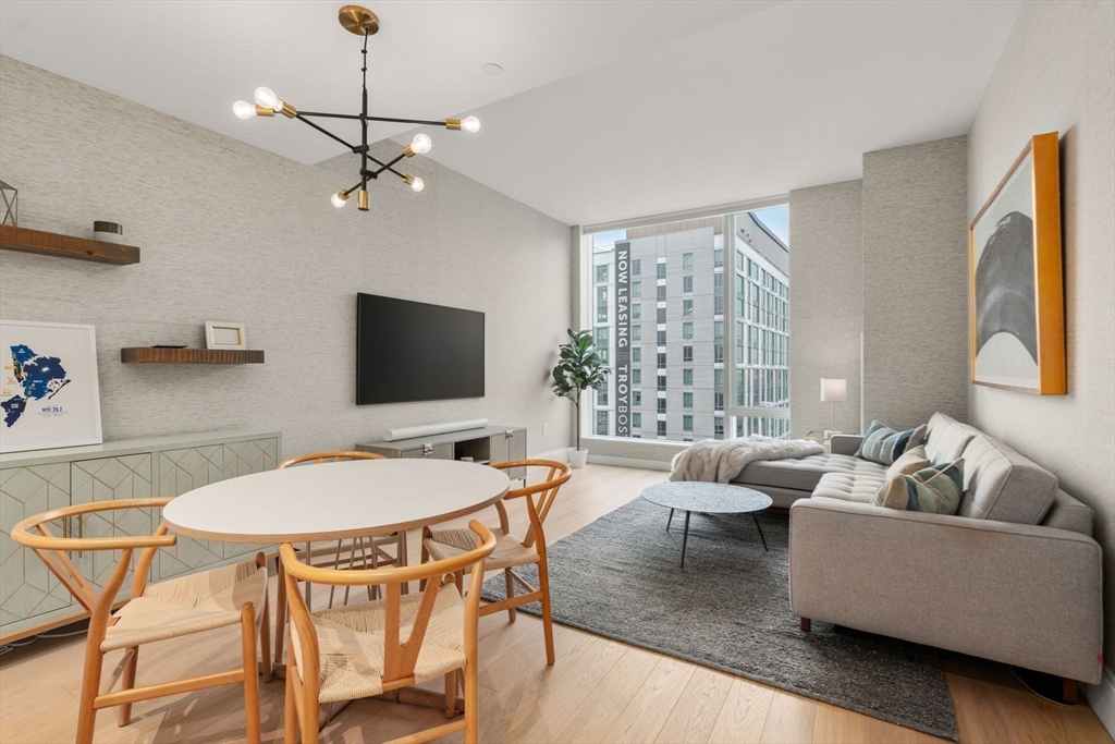380 Harrison Ave PH2M