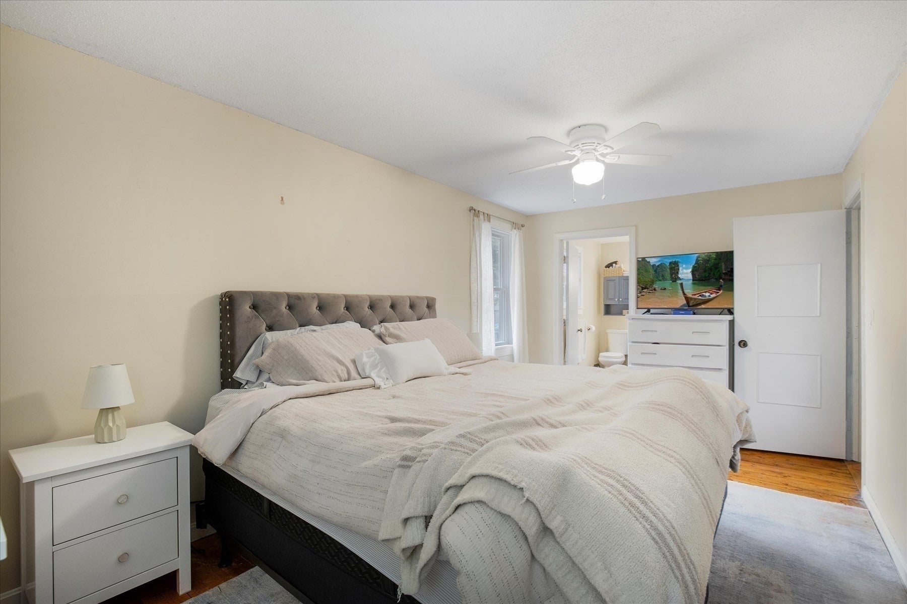 579 E Falmouth Hwy