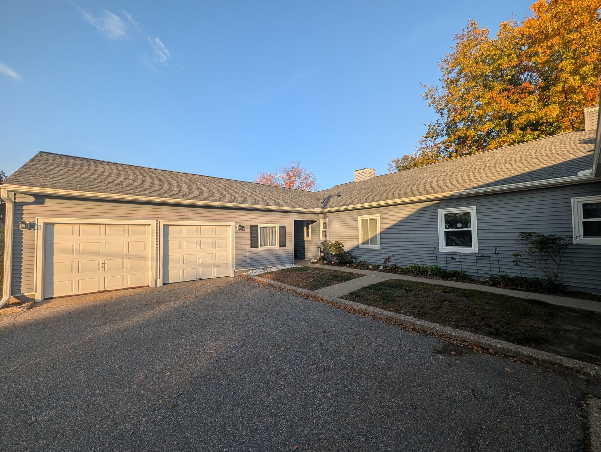 Photo of 57 Applewood Dr, Chicopee, MA