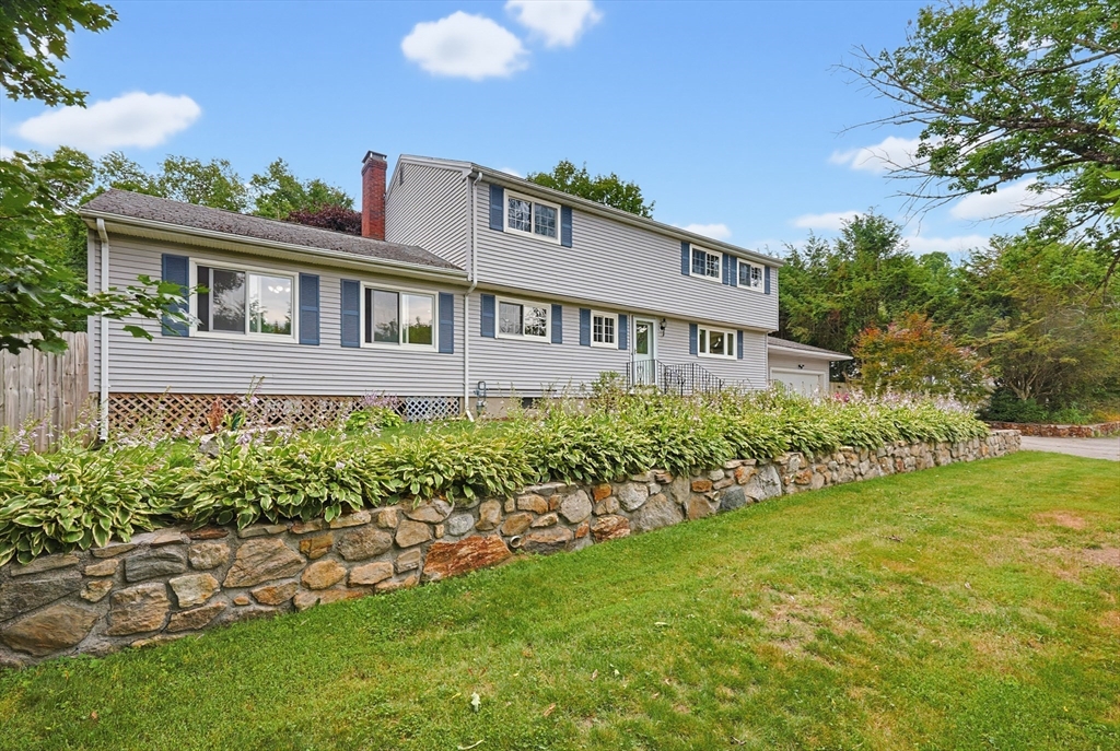 32 Falcon St