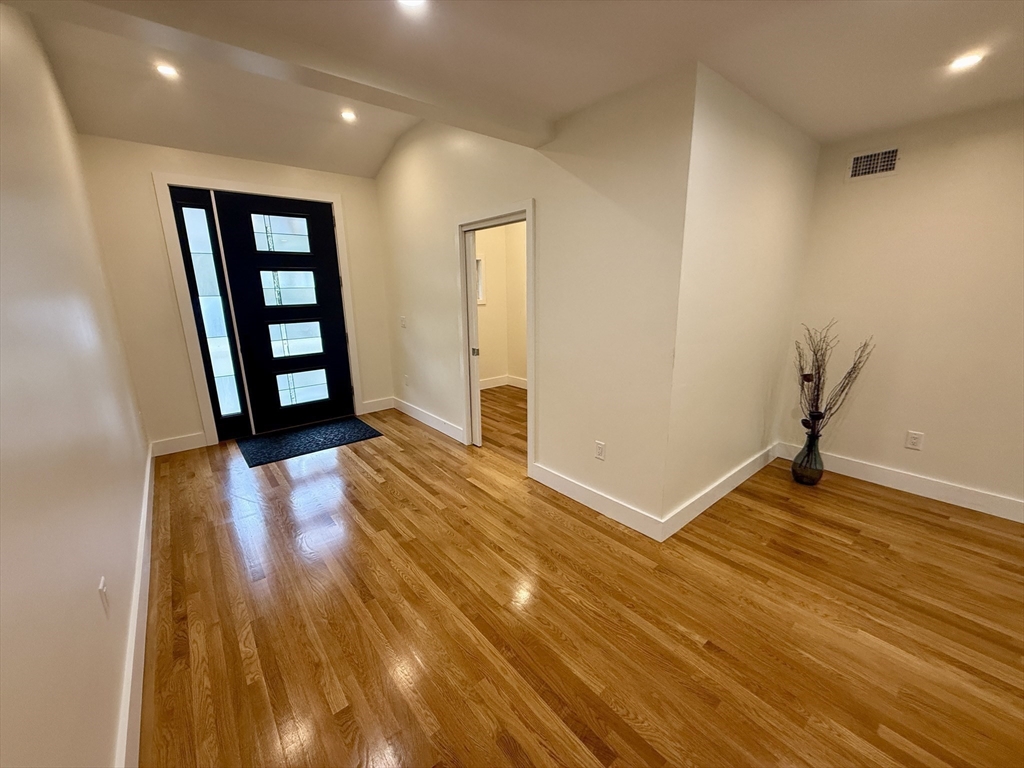 1 Maureen Rd