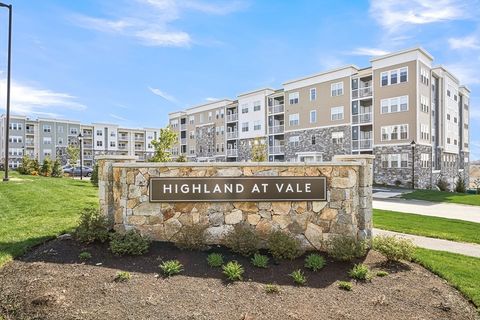 Photo of 2 Stratton Dr #307, Woburn, MA 01801 (MLS # 73510533)