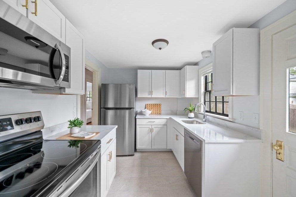 24 Hereford Road, Marblehead, MA, 24 Hereford Road, Marblehead, MA Photo #5
