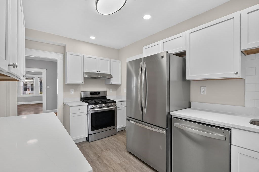 16 Glenrose Rd 1