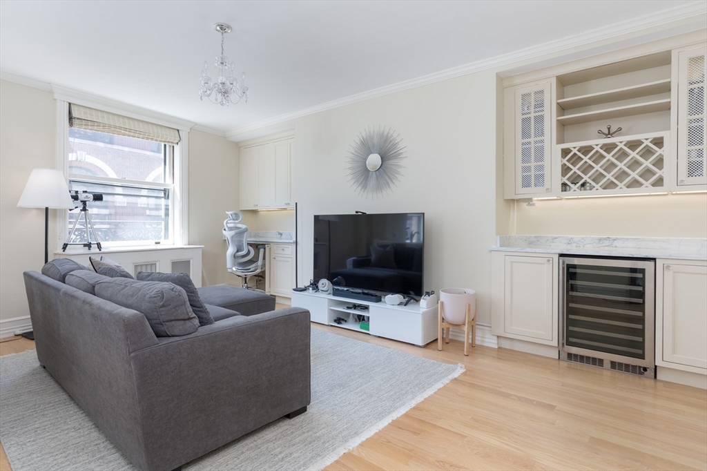 21 Beacon Street 7E