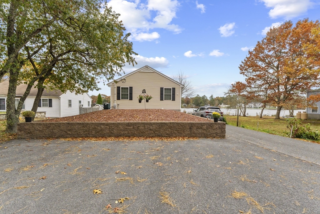 91 Agawam Lake Shore Drive