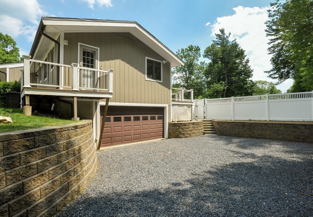 30 Pheasant Ln