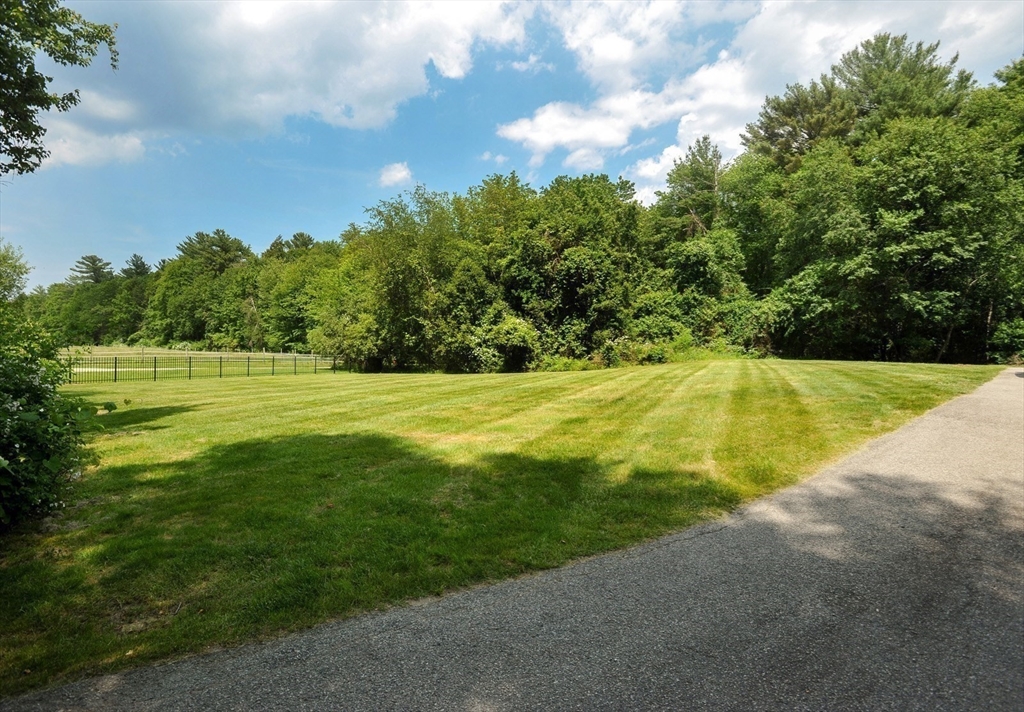 30 Pheasant Ln