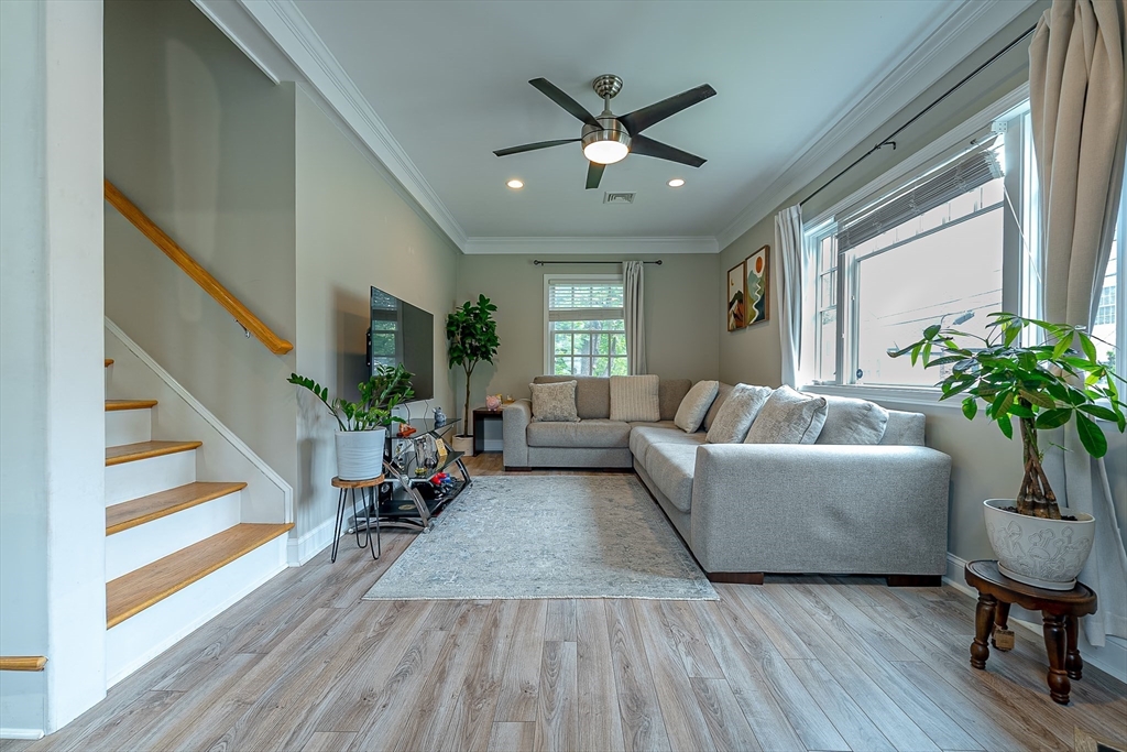 139 Grove Ave