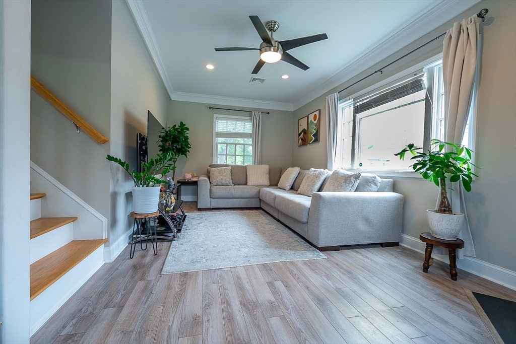 139 Grove Ave