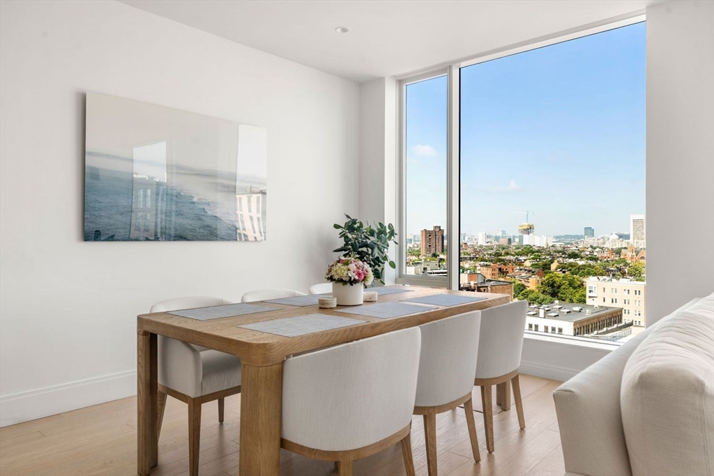 380 Harrison Avenue 14G