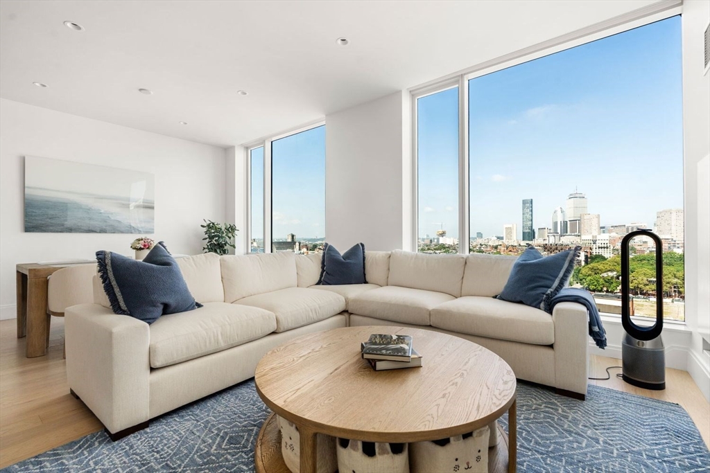 380 Harrison Avenue 14G