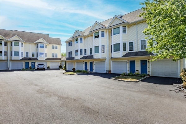 14 1/2 ROUNDY ST UNIT 4, BEVERLY, MA 01915 - Image 5ea8d720c36628eb047c14104f2d8211/78442972