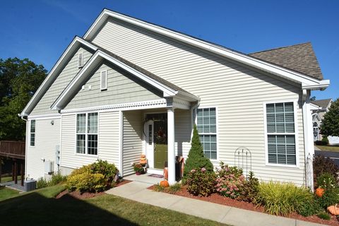 44 Hopkins Circle 44 Methuen MA 01844