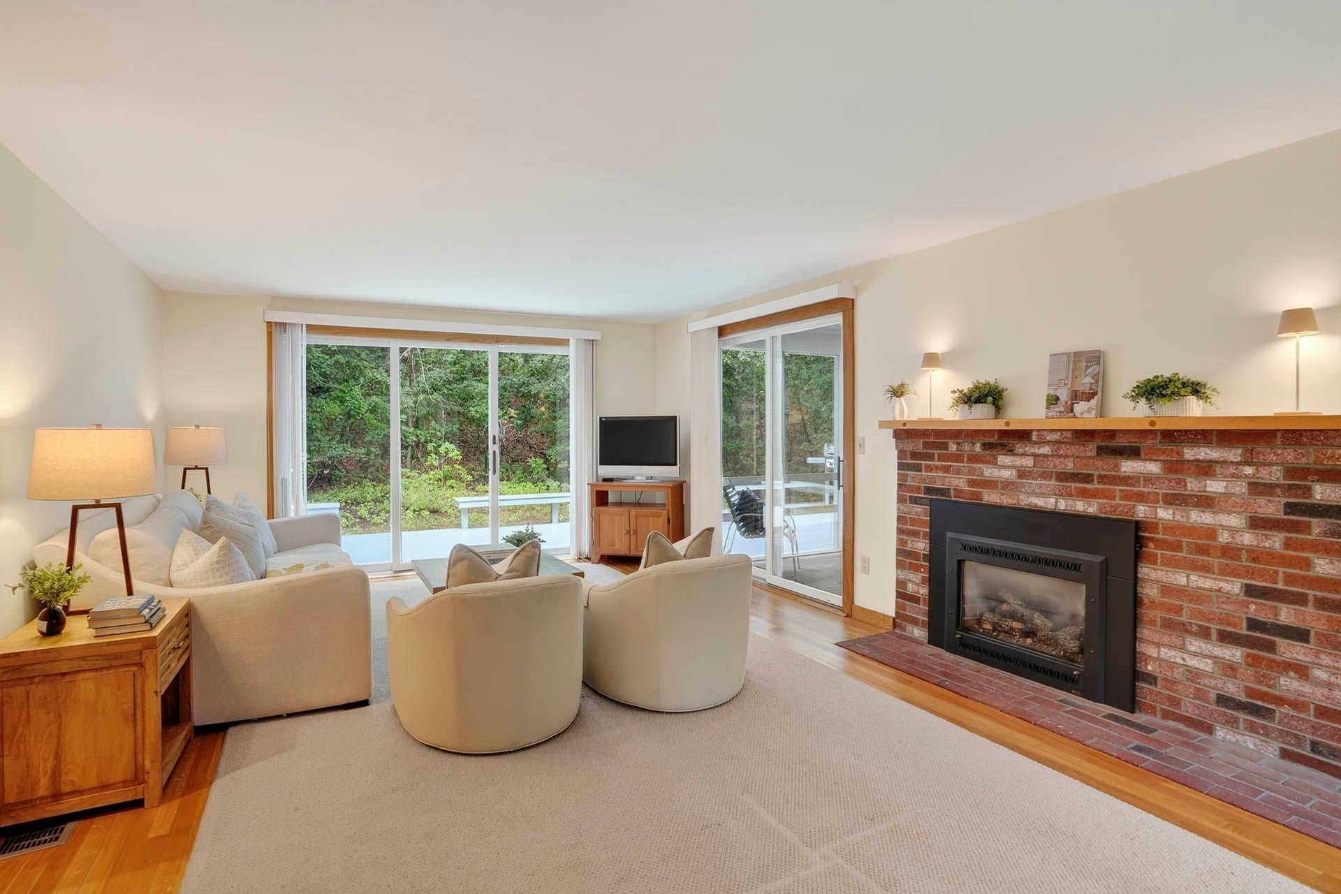 20 Hidden Cove, Oak Bluffs, MA, 20 Hidden Cove, Oak Bluffs, MA Photo #2