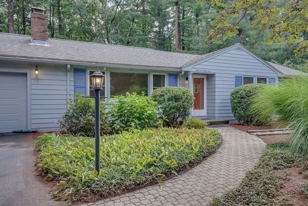 31 Hayden Ln