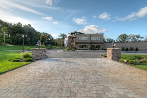 2302 Turnpike St North Andover MA 01845