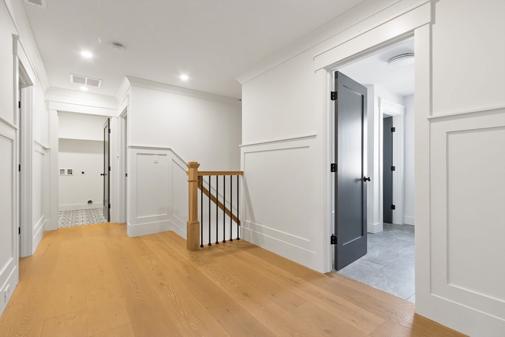 Natick, Massachusetts 01760, United States, 6 Bedrooms Bedrooms, ,5 BathroomsBathrooms,Residential,Active,148505