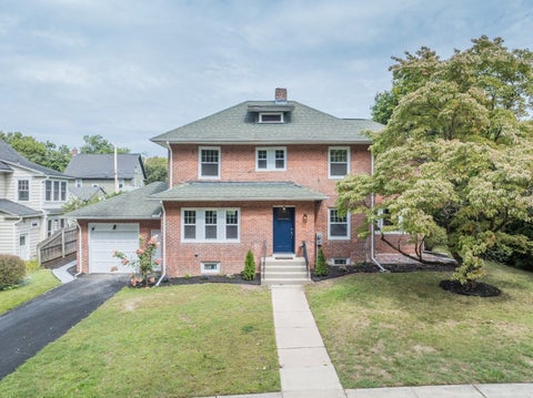 Photo of 41 Dartmouth St, Holyoke, MA 01040 (MLS # 73576156)