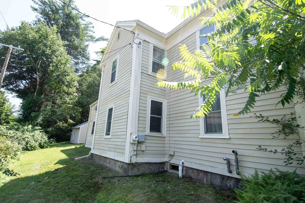 2 Old Sunderland RD, Montague, MA Photo #32
