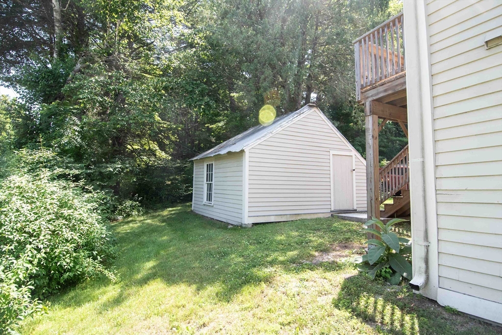 2 Old Sunderland RD, Montague, MA Photo #33