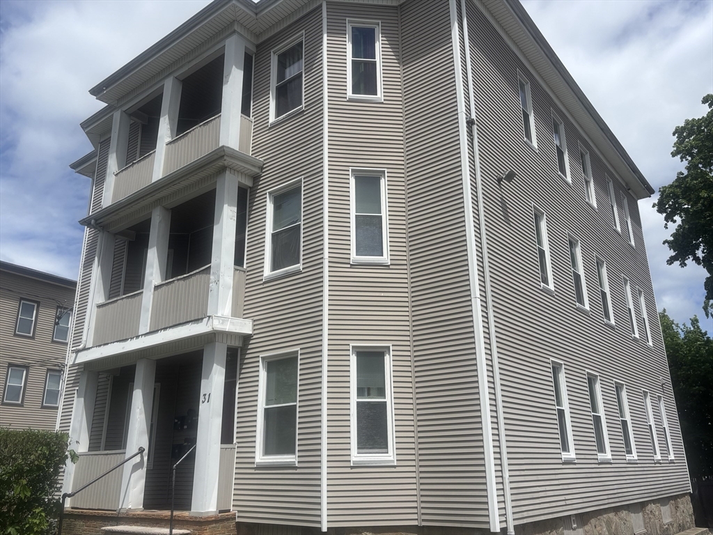 31 Bunker Ave