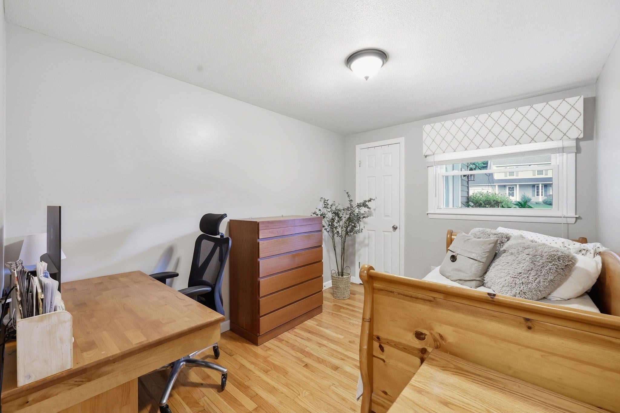 393 Cherry St, Holyoke, MA Photo #18