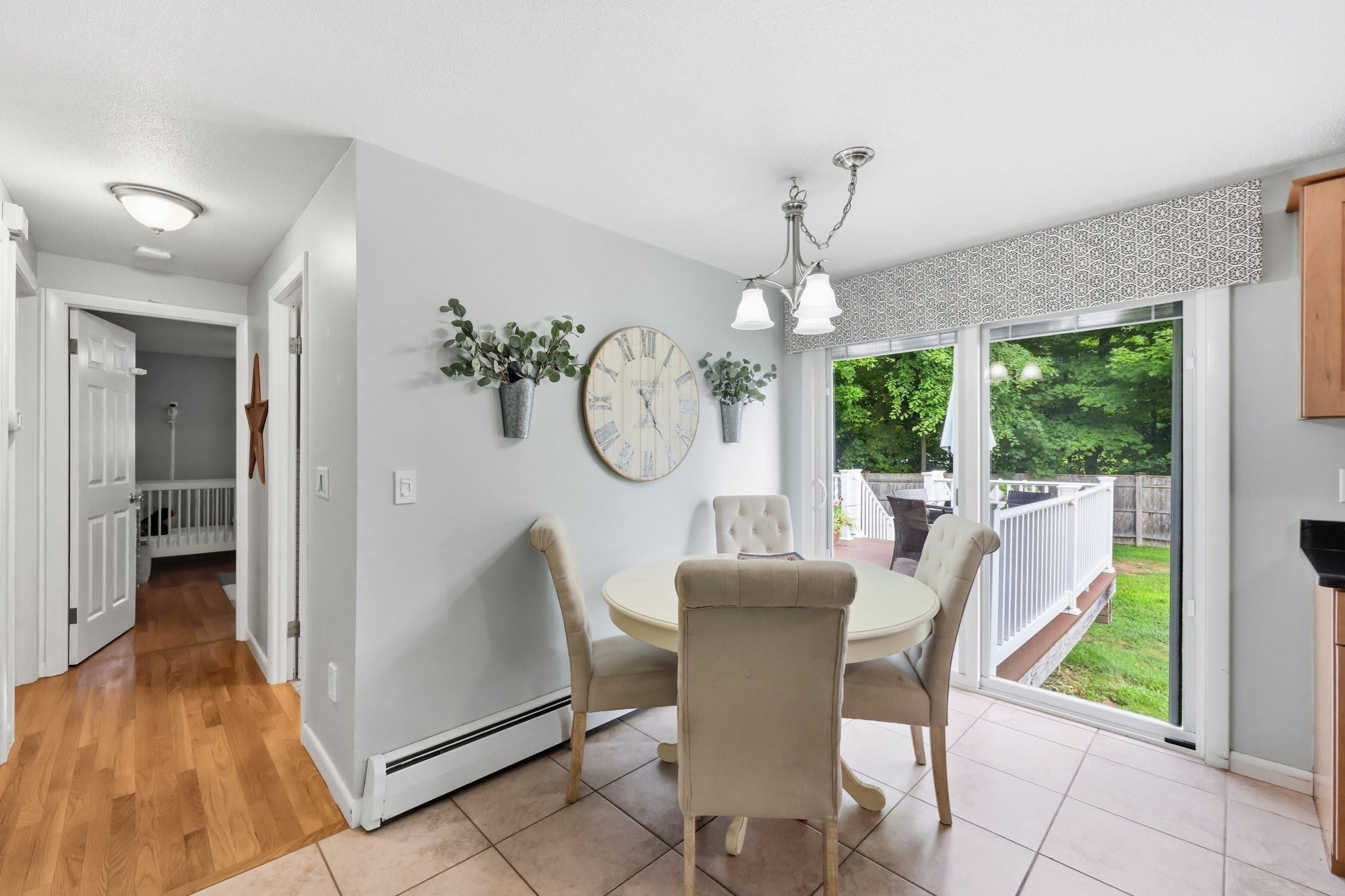 393 Cherry St, Holyoke, MA Photo #11