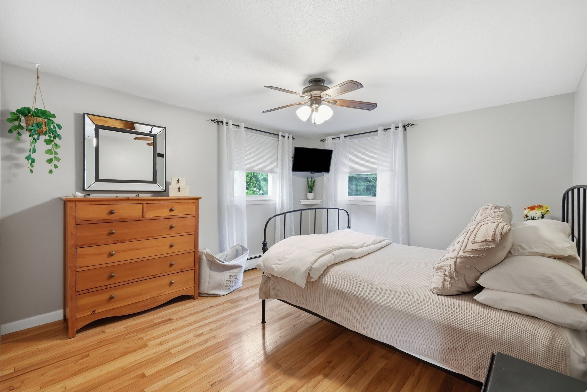 393 Cherry St, Holyoke, MA Photo #14