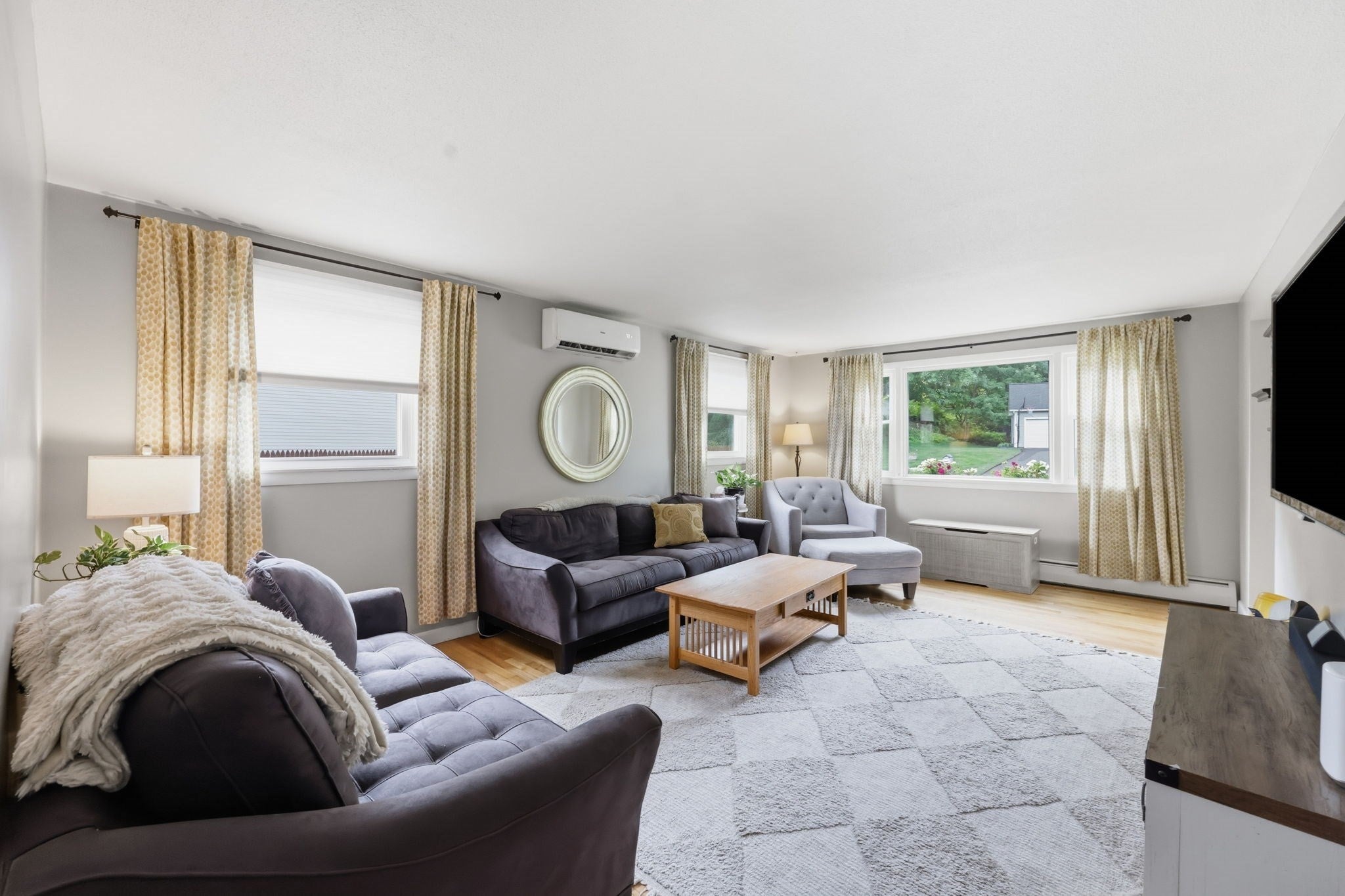393 Cherry St, Holyoke, MA Photo #3