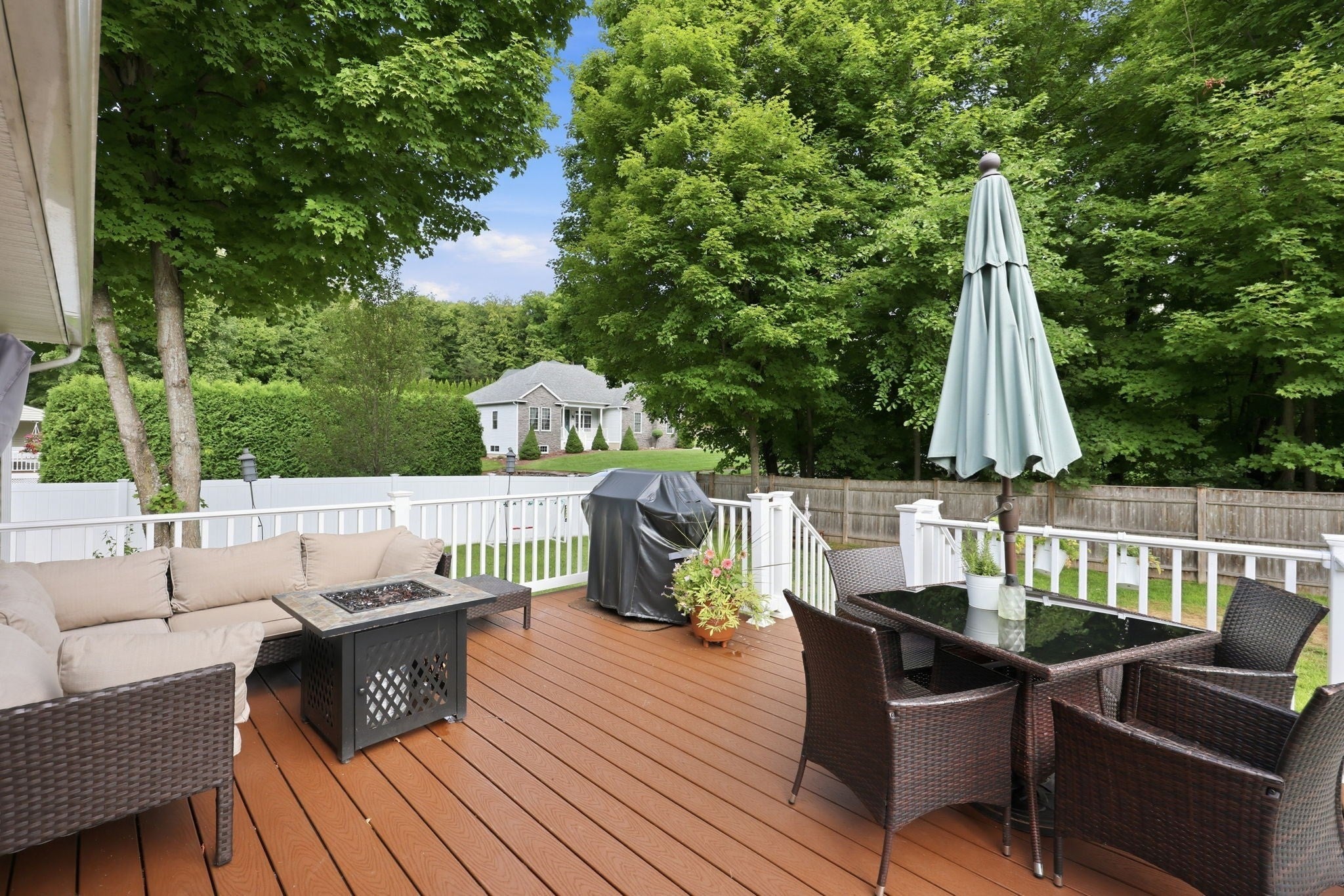 393 Cherry St, Holyoke, MA Photo #22
