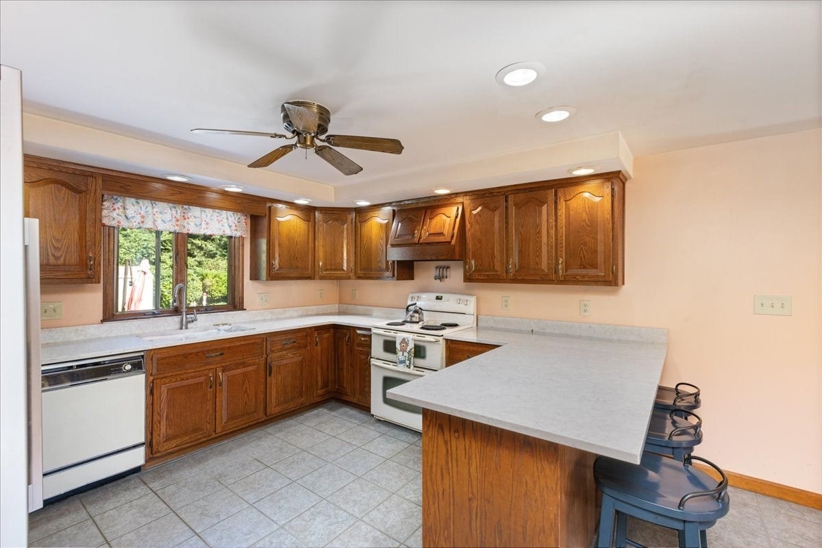 76 Talmuth Avenue, Haverhill, MA Photo #9