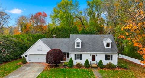 15 Forest Ridge Ln Agawam MA 01001