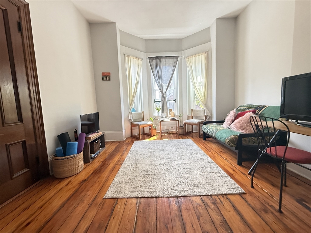 94 Mount Pleasant Avenue #1, Boston, MA Photo #4