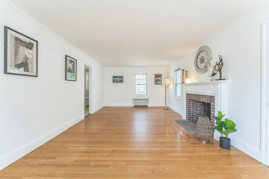 10 Williams St