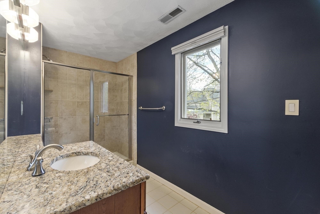 10 Iris Way #10, Haverhill, MA Photo #25