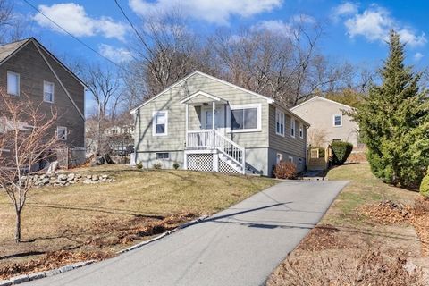 Photo of 98 Lakeshore Drive, Marlborough, MA 01752 (MLS # 73492759)