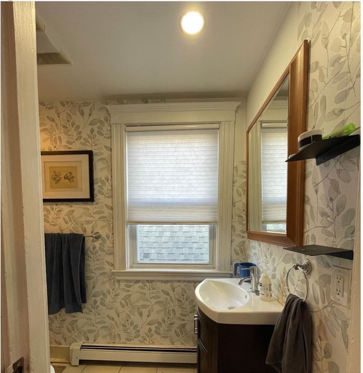 Brookline, Massachusetts 02446, United States, 2 Bedrooms Bedrooms, ,2 BathroomsBathrooms,Residential,Active,234106