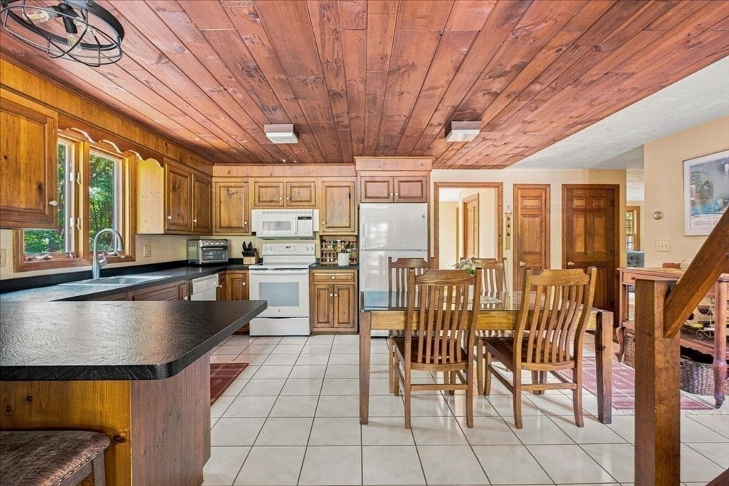 43 E Russell Mills Rd, Plymouth, MA, 43 E Russell Mills Rd, Plymouth, MA Photo #12