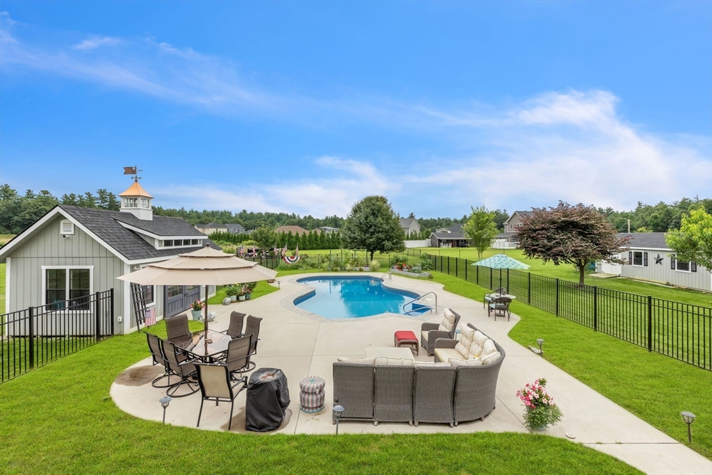 253 Montgomery Rd