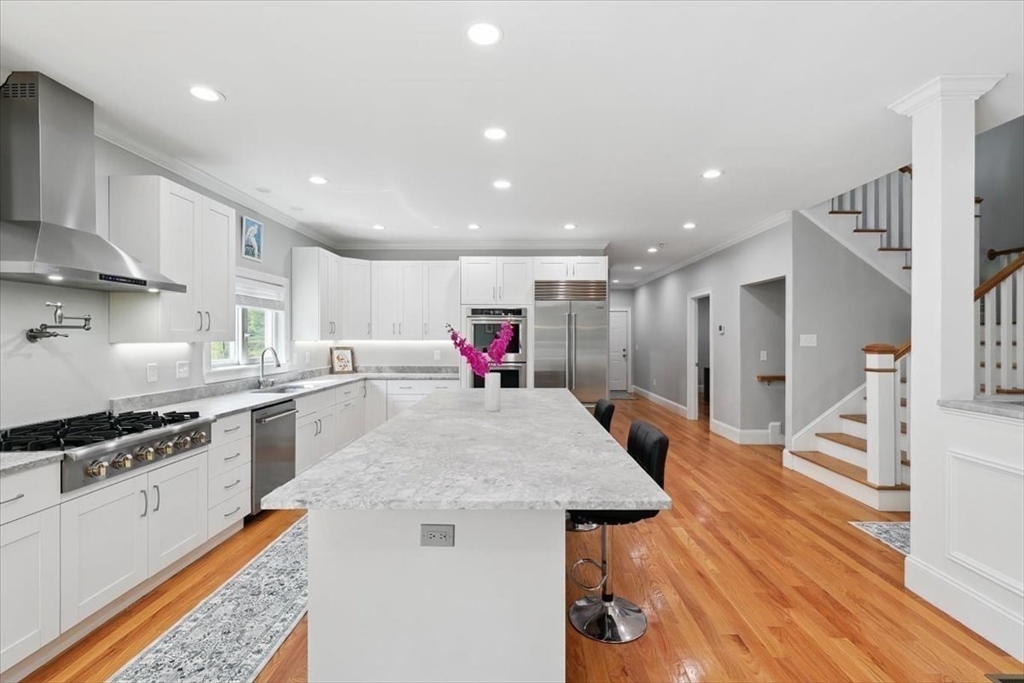 22 Austin Ln