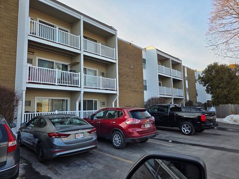 Photo of 25 Ekman St #13 E, Worcester, MA 01607 (MLS # 73480305)