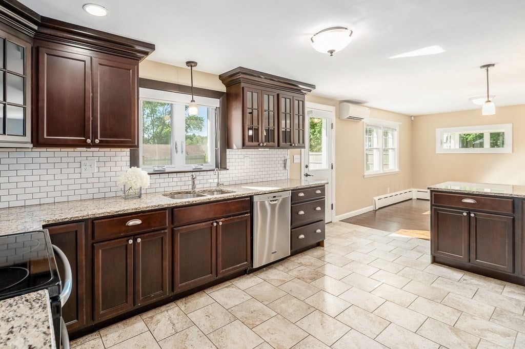 32 Knowlton Street, Hamilton, MA, 32 Knowlton Street, Hamilton, MA Photo #12