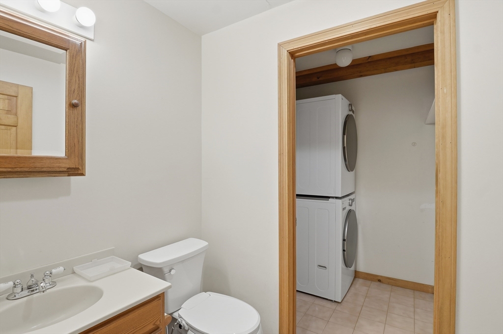 135 Mallard Dr, Becket, MA Photo #17